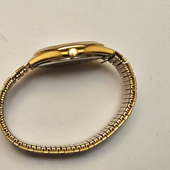 Vintage Citizen Eco-Drive Gold-Tone Men's Watch | Champagne Dial | Classic Style - Picture 16 of 16